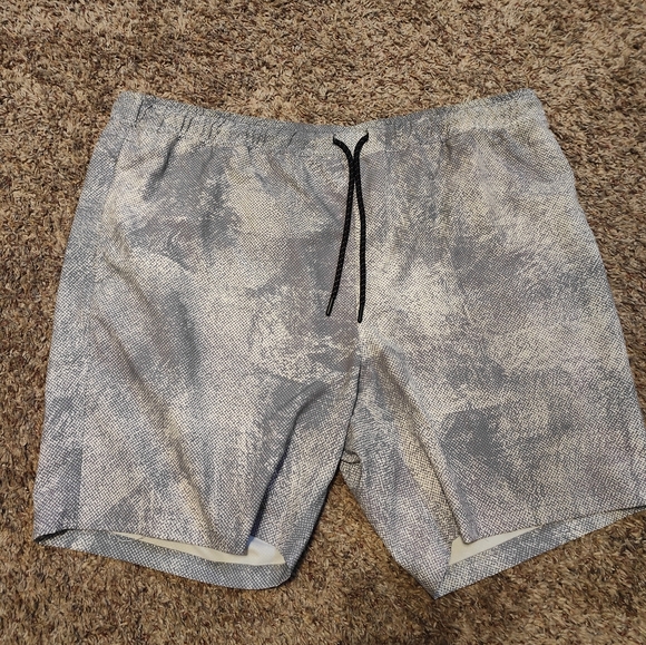 32 Degrees swim trunks - Picture 1 of 4